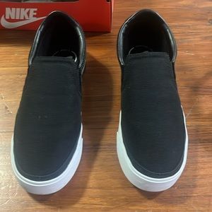 Nike size 8. Excellent condition. Wore once